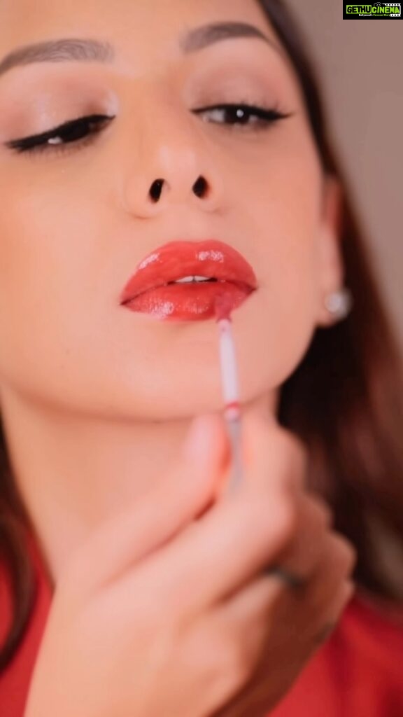 Nitibha Kaul Instagram - The lip duo so fine, it makes you wanting more ✨😉 Obsessed with this newest launch by @kaybykatrina and the plumper and lip tints have worked like magic 🪄 Sort your festivities with an exclusive 10% off, use code ‘PLUMPTINT’ ❤ Get plumpin’ and tintin’ ✨🫶🏻 #KayBeauty #KayByKatrina #ITsKayToBeYou #MakeupThatKares #PlumpAndTint #NewLaunch #LipPlumper #LipTint