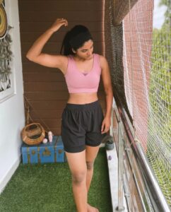 Nivedhithaa Sathish Instagram - You know where the tan lines are from! 
#CaptainMiller 💪🏾

Hellooo July, Be GOOD. 😌