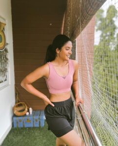 Nivedhithaa Sathish Instagram - You know where the tan lines are from! 
#CaptainMiller 💪🏾

Hellooo July, Be GOOD. 😌