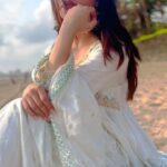 Niyati Fatnani Instagram - Meri Akhiyan Gulab♥️ . . . . #reelsinstagram #niyatifatnani
