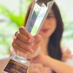 Niyati Fatnani Instagram - Firsts are always sooo special 🏆♥️ Thank you @stareminenceawards for the recognition and thank you Asmita coz it was fun embodying you . Thank you to my Dear Ishq family and all the fans who loved the show . ✨ Feeling humbled, grateful. God bless all🫶🙏🏽 @castingkartikpaliwalofficial @paliwalentertainment . . . . . #stareminenceaward2023 #dearishq #asmita #hotstar #feelingblessed #gratitude #niyatifatnani