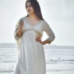 Niyati Fatnani Instagram - उल्फ़त....🤍🤍🤍 Wearing: @nehamtaonline Stylist: @styling.your.soul . . . . #white #is #my #favourite #saturday #niyatifatnani