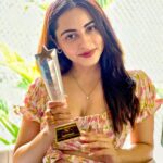 Niyati Fatnani Instagram - Firsts are always sooo special 🏆♥️ Thank you @stareminenceawards for the recognition and thank you Asmita coz it was fun embodying you . Thank you to my Dear Ishq family and all the fans who loved the show . ✨ Feeling humbled, grateful. God bless all🫶🙏🏽 @castingkartikpaliwalofficial @paliwalentertainment . . . . . #stareminenceaward2023 #dearishq #asmita #hotstar #feelingblessed #gratitude #niyatifatnani