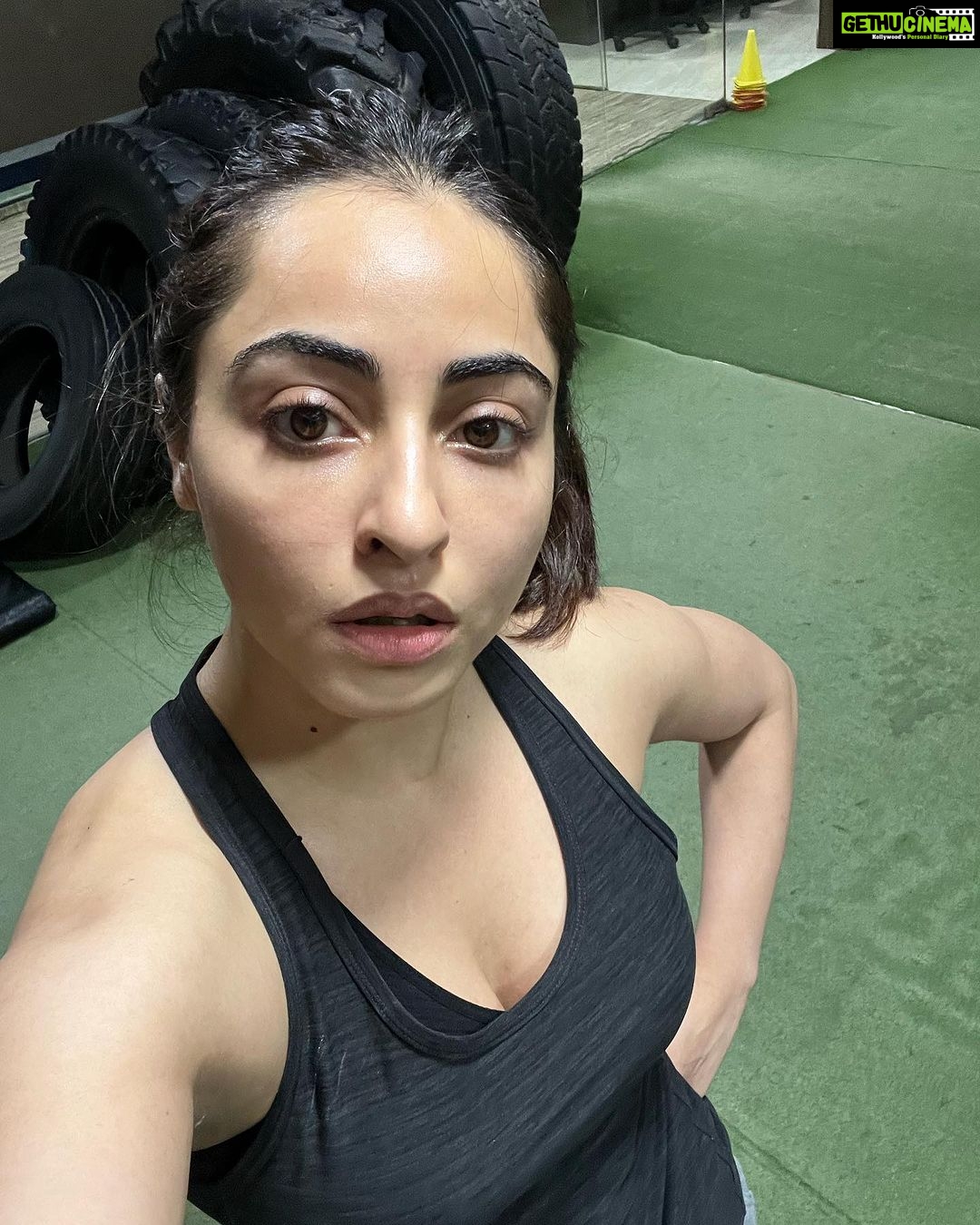 Niyati Fatnani Instagram - Me mostly last month๐๏ธโโ๏ธ๐ถ๐๐ธโฅ๏ธ๐ . . . . #ramdom #me #sing #carrides #shoot #actorslife #niyatifatnani