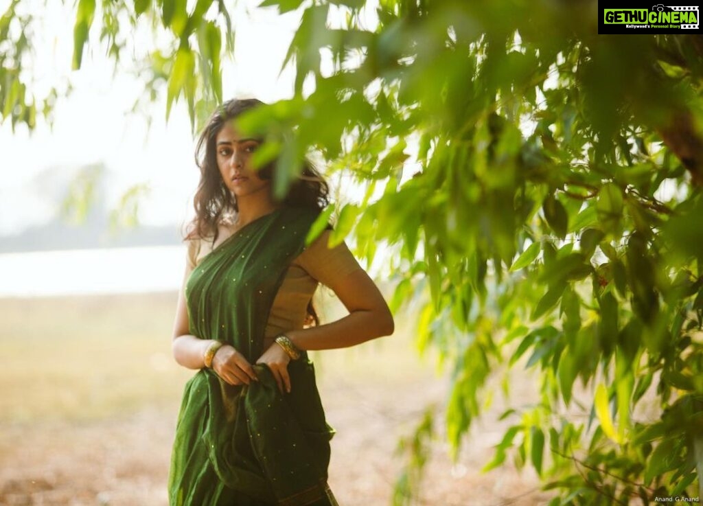 Palak Lalwani Instagram - 🌾 Happy Ugadi! . Throwback to one of my fav shoots 📸 @lettersbyanandganand 🤍