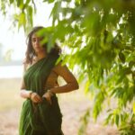 Palak Lalwani Instagram - 🌾 Happy Ugadi! . Throwback to one of my fav shoots 📸 @lettersbyanandganand 🤍