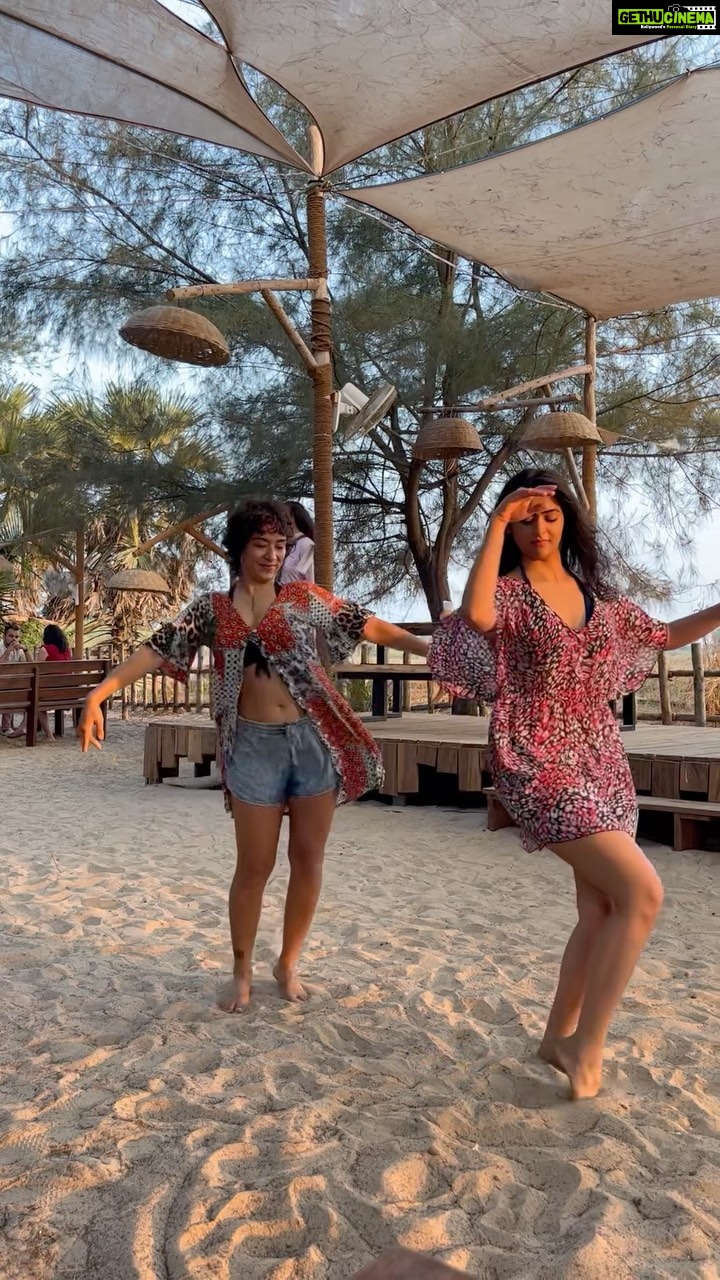 Palak Lalwani Instagram - Abundance of love and wisdom💫 I feel incredibly grateful and lucky to have you in my life. @aakritigandhi . To a lifetime of dancing and learning 🤍 Goa