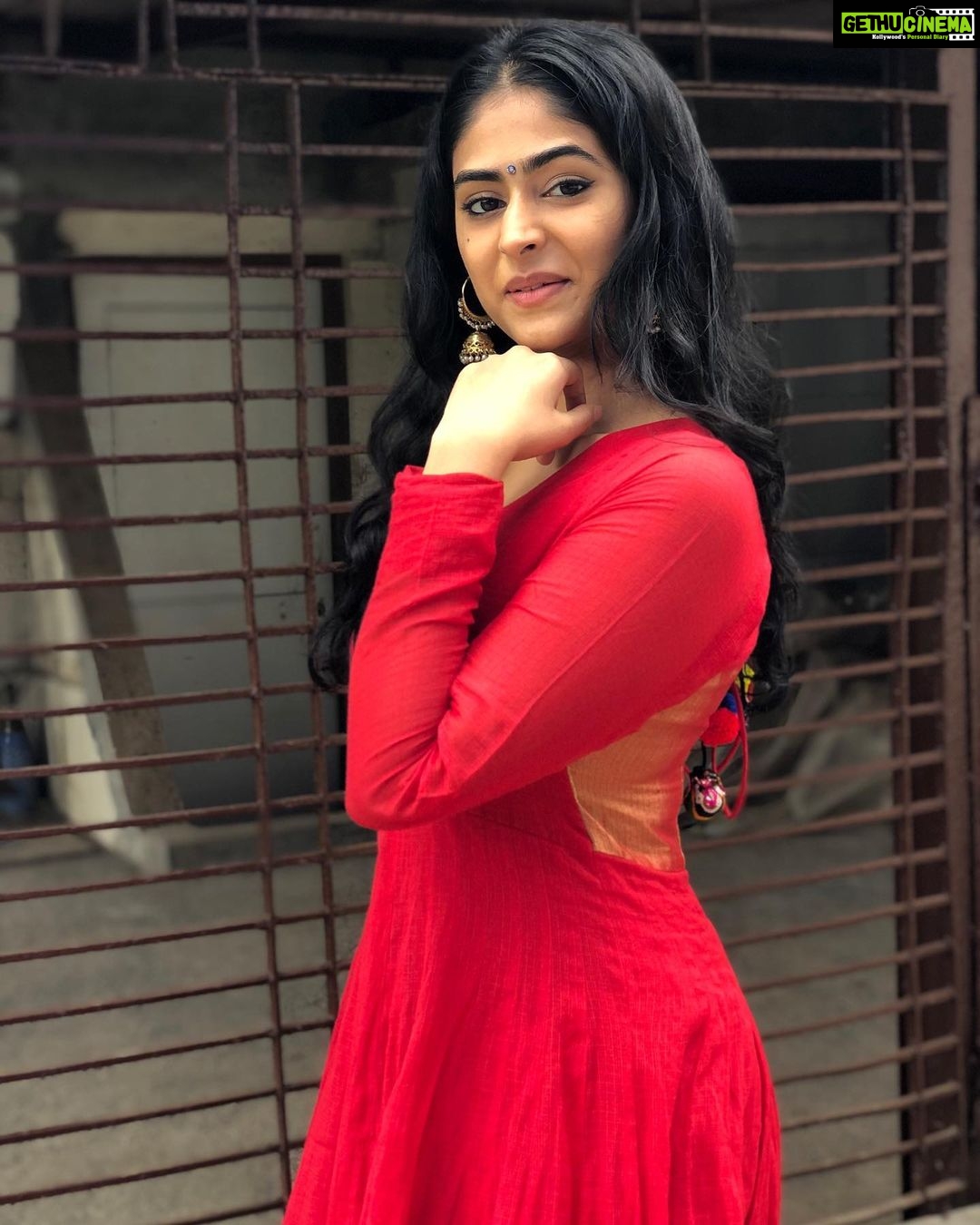 Palak Lalwani Instagram - Choose your vibe ✨👣