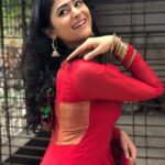 Palak Lalwani Instagram - Choose your vibe ✨👣