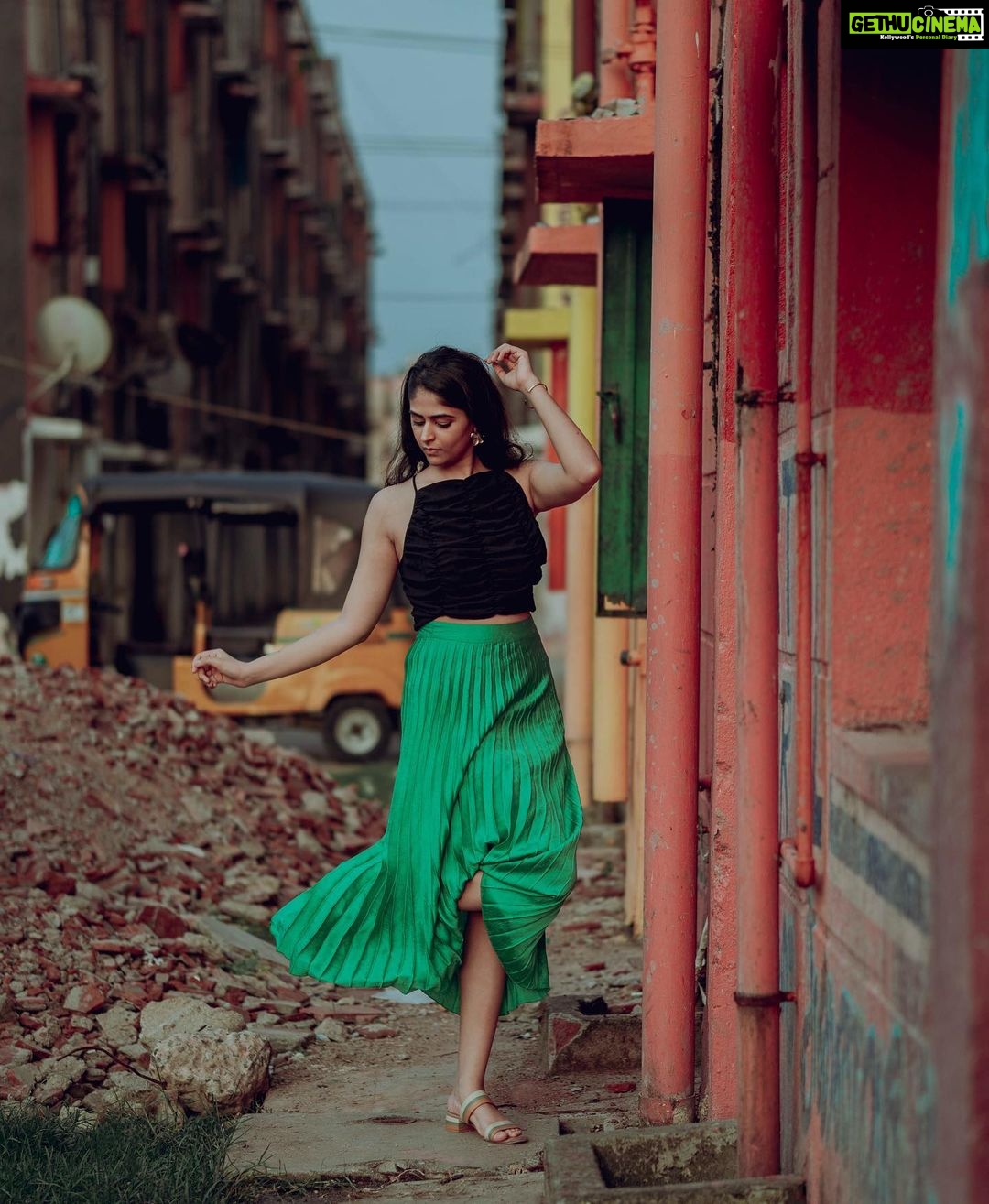 Palak Lalwani Instagram - 👣 . Shot by @neat_aish Styled by @stay__slay