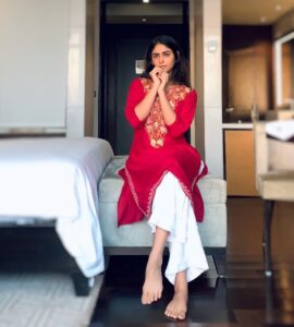 Palak Lalwani Instagram - Chronicles of a Creative Hustler 🪂