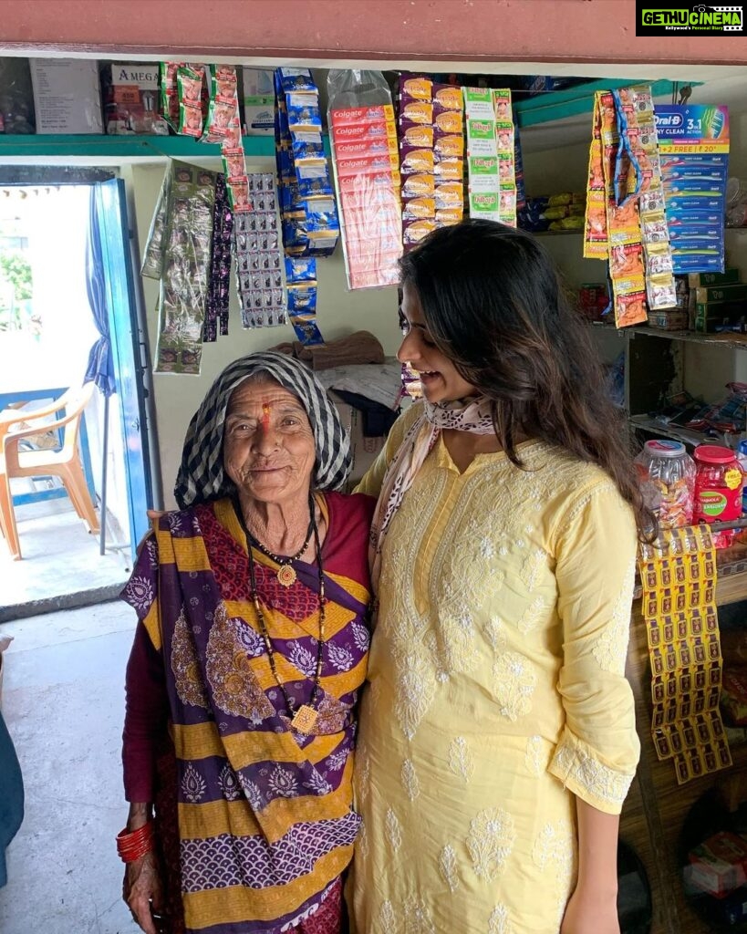 Palak Lalwani Instagram - I had the pleasure of meeting an extraordinary woman who runs this tea shop alongside her husband. The tenderness and love she poured into cooking special meals for us warmed my heart.🤍 Kasar Devi , Almora.