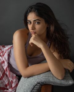 Palak Lalwani Instagram - Going bare face for a Photoshoot makes me nervous. I often find "flaws" that need to be covered.  However, I gave it a go this time. 
@riteshkrishnan made it feel like a breeze, and I gained some confidence 🤍