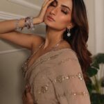 Palak Tiwari Instagram - 💗 @sjframes @hair_by_rahulsharma @makeupnhairbyankita @stylingbyvictor @sohail__mughal___ @dollyjstudio @miranabymegha @mozaati @dollyjstudio @h.ajoomal @janvijain123
