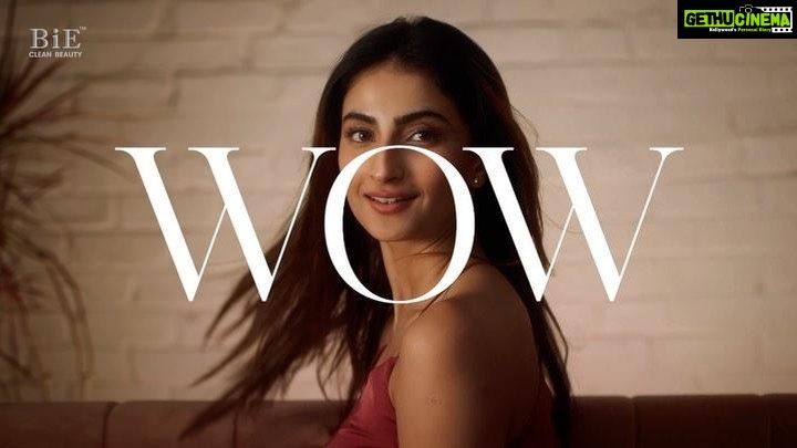 Palak Tiwari Instagram - Get red carpet ready in just 15 minutes! 🌟 BiE’s @beauty.by.bie O2WOW! Oxygenating and Firming Mask delivers the ultimate spa-like experience in the comfort of your home 🏡 No more dull and lifeless skin. With the powerful combination of vital oxygen, ginseng stem cells, and açaí berries, your skin will be left feeling instantly de-tanned, brighter, and tighter in just one use! 🤩 Are you ready to transform with a clean skincare routine? #CleanIsMyScene #PalakTiwariXBiE #BiECleanSkincare #BiE #O2WOW #OHWOW