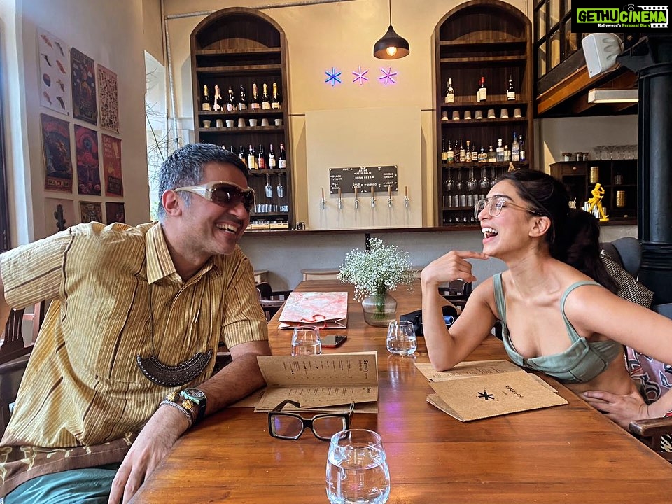 Pallavi Sharda Instagram - Happy little day in the South of Bombay.