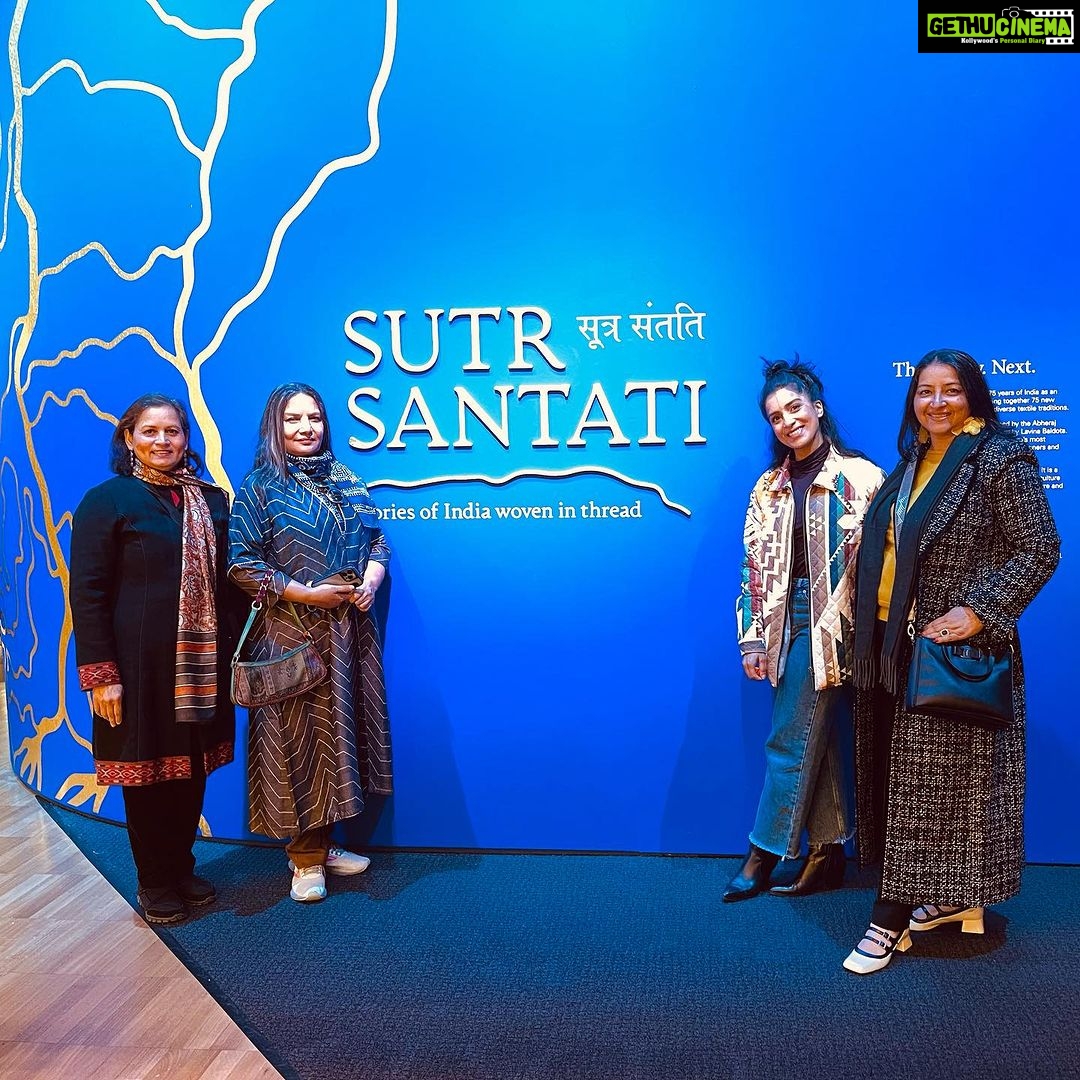 Pallavi Sharda Instagram - Our artisans are the keepers of our stories. And our weavers intricately thread our histories to furnish our present with beauty and our future with legacy. I was fortunate to witness the exquisite celebration of Indian weavers at @melbournemuseum with one of my inspirations @azmishabana18 (who when I happened to meet & perform for aged 6 and mention my dream of becoming an actress… a whole other story!) - a woman who is a keeper of our stories and whose legacy is inimitable - much like the art & craftsmanship we witnessed on this day. @santati_then_now_next is still on at the Melbourne Museum until Sept 3rd. I urge any Melbournian who loves art, history & beauty and any South Asian who wishes to witness a rare exhibition of our history in Australia - go see it! Thank you @rohini.kapur.kappadath for the work you do!