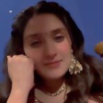 Pankhuri Awasthy Rode Instagram – Boondein yeh barse hain ki .. ghar aao naaa 🍂🌾