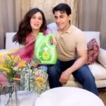 Pankhuri Awasthy Rode Instagram - As a family, we’re now more conscious while buying edible oils than ever before and therefore we choose Gulab Sunflower Oil by @gulaboilsindia . It’s a no-brainer and a no-fikar choice as the edible oil is made from the finest crops and is extracted using a completely trustworthy process. All we do is simply visit www.shopgulab.com and place the order. Try today, it’s fab! . . . . . @manifoldbrandstudio . #actress #sunfloweroil #cookingoil #consciouschoices #health #fitness #actorslife #balancediet #busylife #orderonline #groceryshopping #edibleoil #gulaboils #ad