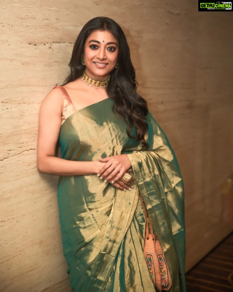 Paoli Dam Instagram - Styled by @poulami.rgupta Saree @vilasabengal Jewellery @runway_hit Makeup by @makeupartist_sourav Hair by @shyamali.das.7583 Photographed by @avipal_official . . . . #saree #portrait #photographs #photoshoot #photogram #instafit #instarepost #carouselpost #instasnaps #potd #instafashion #ethnicwear #sareelover #instagood #paolidam #paolidamofficial