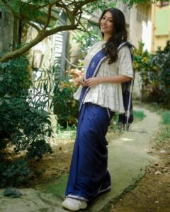 Paoli Dam Instagram - Styled by @poulami.rgupta Assisted by @pragyaraychowdhury Saree @vilasabengal Jewellery @doribymeghnamaniar Makeup by @makeupartist_sourav Hair by @shyamali.das.7583 Photographed by @avipal_official . . . . . #portrait #blue #blueandwhite #photographs #photoshoot #sareelove #quirkyfashion #instalook #instagood #instadaily #instafit #instapost #potd #instasnaps #instamood #paolidam #paolidamofficial