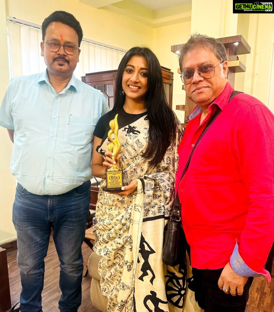 Paoli Dam Instagram - Absolutely thrilled to receive the prestigious BFTA award for Best Actor (Female) in a Negative Role for Byomkesh Hatyamancha. This wouldn't be possible without the support of my producers @svfsocial @camelliafilmsnow , director @arindamsil da and ofcourse my incredible team. Wish i could be there to receive it in person but unfortunately was down with the stupid viral. Nevertheless, extremely honoured to finally hold it today. Thank you all. . . . . . #bfta #bftaawards2023 #femaleactorin #negativerole #byomkeshhatyamancha #thankyouall #teamwork #awardwinning #gratefull #extreamhonoured #thankstomyteam #thanksforyoursupport #keepsupportingme #keeplovingme #instaawardstory #instagram #instagood #instalove #instafit #paolidam #paolidamofficial