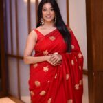 Paoli Dam Instagram - Make up & Hair by @aniruddhachakladar Styling by @poulami.rgupta Jewellery @runway_hit Photographed by @avipal_official . . . . . #red #redlover #redsaree #portraits #photographs #photogram #portraitphotography #instagram #instapost #instacarousel #instaphoto #instagood #ootd #paolidam #paolidamofficial