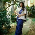 Paoli Dam Instagram - Styled by @poulami.rgupta Assisted by @pragyaraychowdhury Saree @vilasabengal Jewellery @doribymeghnamaniar Makeup by @makeupartist_sourav Hair by @shyamali.das.7583 Photographed by @avipal_official . . . . . #portrait #blue #blueandwhite #photographs #photoshoot #sareelove #quirkyfashion #instalook #instagood #instadaily #instafit #instapost #potd #instasnaps #instamood #paolidam #paolidamofficial