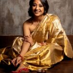 Paoli Dam Instagram - শুভ মহাঅষ্টমী 🌼 . . . Shoot for @calcuttatimes @chandrimapal @ruman_ganguly Styling by @poulami.rgupta Saree by @straavi Makeup & Hair by @abhijitpl2 Assisted by @sanandalaha Photographed by @tathagataghosh . . . . #subhomahaashtami #pujoshoot #portraits #portraitphotography #durgamaa #redsaree #bangaliana #festivecollection #festivemodeon #instarepost #instagram #instafit #instacarousel #potd #paolidam #paolidamofficial