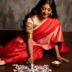 Paoli Dam Instagram - শুভ মহা সপ্তমী 🌼 . . . Shoot for @calcuttatimes @chandrimapal @ruman_ganguly Styling by @poulami.rgupta Saree by @straavi Blouse by @avijitdasofficial_bengal Makeup & Hair by @abhijitpl2 Assisted by @sanandalaha Photographed by @tathagataghosh . . . . #subhomahasaptami #pujoshoot #portraits #portraitphotography #durgamaa #redsaree #bangaliana #festivecollection #festivemodeon #instarepost #instagram #instafit #instacarousel #potd #paolidam #paolidamofficial