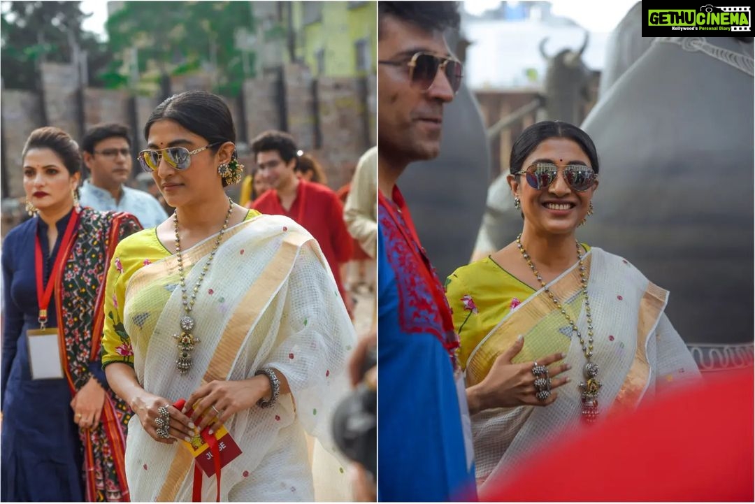 Paoli Dam Instagram - আড্ডা আনন্দ হৈহুল্লোড়ে কাটলো @zee24ghanta -এর মহাপুজোর খোঁজ। সকলকে জানাই শুভ শারদীয়া। . . . . #pujoadda #pandalhopping #mahapujo #durgapuja #happiness #subhosarodiya #instagram #instapost #potd #paolidam #paolidamofficial