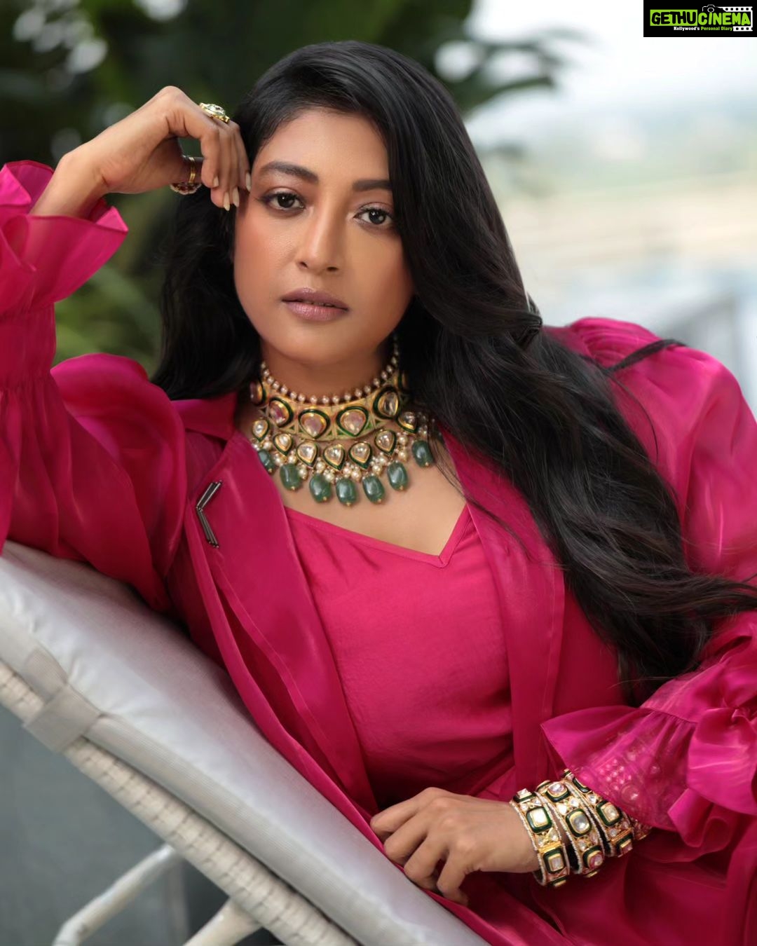 Paoli Dam Instagram - Portraits of @paoli_dam Shoot for @anandalok_abp , @angshu_esque @asif.salam2023 Styling: @stylebysumit Make up and hair : @makeupartist_prasenjit #portraitphotography #fashionphotography #editorial #inspiroindia #kolkataphotographer