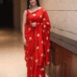 Paoli Dam Instagram - Make up & Hair by @aniruddhachakladar Styling by @poulami.rgupta Jewellery @runway_hit Photographed by @avipal_official . . . . . #red #redlover #redsaree #portraits #photographs #photogram #portraitphotography #instagram #instapost #instacarousel #instaphoto #instagood #ootd #paolidam #paolidamofficial