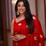 Paoli Dam Instagram - Make up & Hair by @aniruddhachakladar Styling by @poulami.rgupta Jewellery @runway_hit Photographed by @avipal_official . . . . . #red #redlover #redsaree #portraits #photographs #photogram #portraitphotography #instagram #instapost #instacarousel #instaphoto #instagood #ootd #paolidam #paolidamofficial
