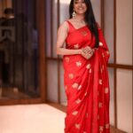 Paoli Dam Instagram - Make up & Hair by @aniruddhachakladar Styling by @poulami.rgupta Jewellery @runway_hit Photographed by @avipal_official . . . . . #red #redlover #redsaree #portraits #photographs #photogram #portraitphotography #instagram #instapost #instacarousel #instaphoto #instagood #ootd #paolidam #paolidamofficial