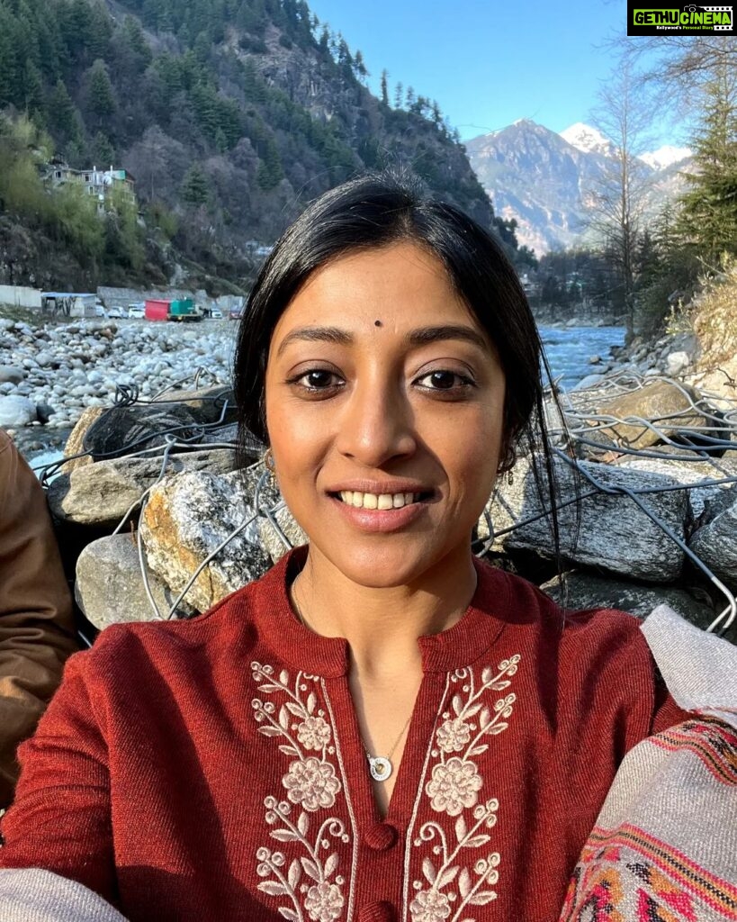 Paoli Dam Instagram - Saloni Dabral ❤ Charlie Chopra and The Mystery of Solang Valley, streaming only on SonyLIV. Watch now if you haven’t yet. . . . . #CharlieChopraOnSonyLIV #CharlieChopra #TuskTaleFilms #streamingonsonyliv #mysteryofsolangvalley #salonidabral #reelcharacter #actorslife #watchnow #webserise #newwork #sonylivoriginals #agathachristie #sonyliv #sonylivindia #mysteriousstory #instagram #instarepost #instacarousel #paolidam #paolidamofficial
