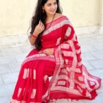 Papri Ghosh Instagram - Be happy 😃 that always makes you look your best 😊 Saree @myvastras Clicked by @naresheswar #happy #beautiful #saree #elegance #simplicity #esthetic #red #blockprint #actress