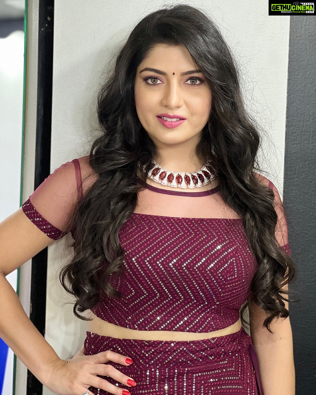 Papri Ghosh Instagram - Be happy and reasons for your happiness will come to you automatically 😃 #happy #positivevibes #dress #hairstyle #actress #paprighosh #pandavarillam #kayal #snk Virudhunagar