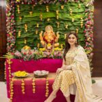 Parag Tyagi Instagram - Posted @withregram • @shefalijariwala Ganpati Bappa Morya! May the blessings of Lord Ganesha fill your life with joy and prosperity. 🌟🙏 @paragtyagi #ganpatibappa #blessed #positivity #happiness #joy #abundance ❤️❤️❤️❤️❤️❤️❤️❤️❤️❤️❤️ . . . Decoration @floralartbysrishti Styled by @stylebytanii Outfit @label_shivanisabharwal Jewellery @rimayu07 @makeup.yasmin @farukh.shaikh
