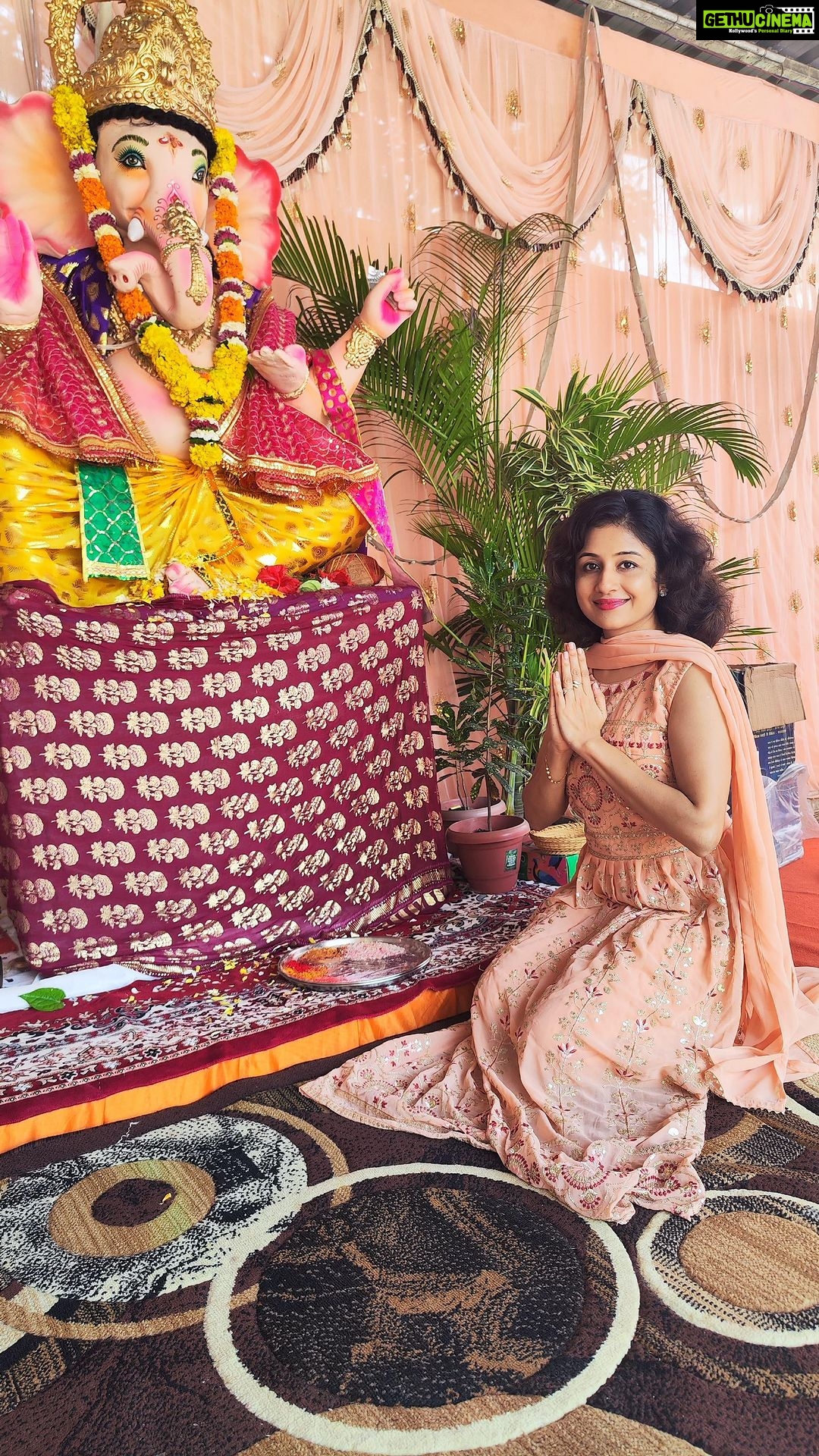 Paridhi Sharma Instagram - Ganpati Bappa Maurya❤️ #ganpati #festival #pooja #celebration