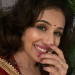 Paridhi Sharma Instagram - Aayiye Mehrbaan #retro #oldsong #evergreen #oldvibes #funtime #expressions #actress #lovedit #feelitreelit Styledby - @stylebyriyajn Outfit - @the_adhya_designer