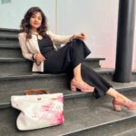 Paridhi Sharma Instagram - Stay relaxed and keep an open mind. #staycalm #lifelesson #style #pose #instapic #chill #relax #happysunday
