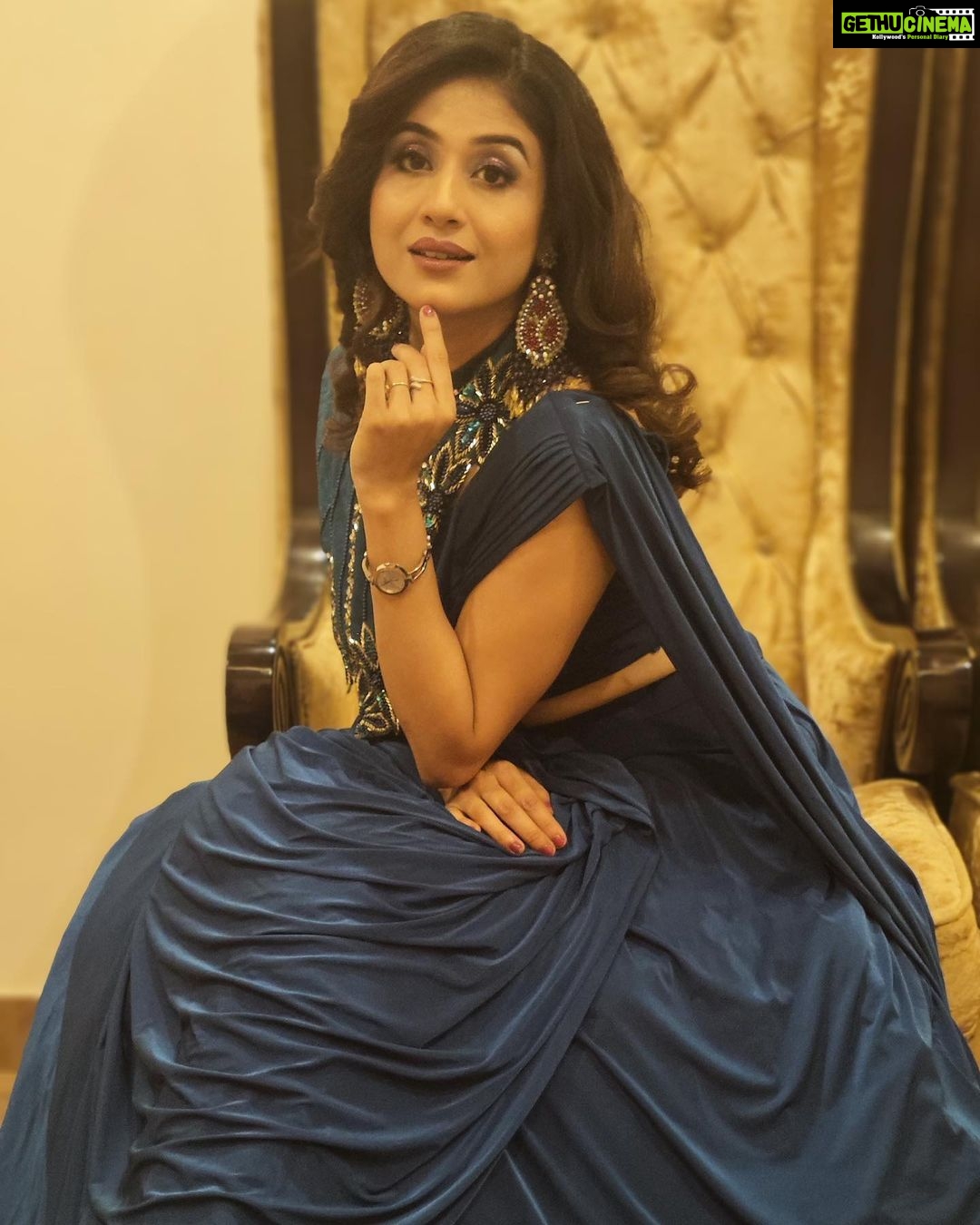 Paridhi Sharma Instagram - To love oneself is the beginning of a lifelong romance. #dress #lehanga #indianlook #ethnicwear Styled by - @stylebyriyajn Outfit- @chaashni.couture