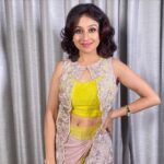 Paridhi Sharma Instagram – You become what you believe -Oprah Winfrey
#selfbelief #dress #newpattern #styling #pose #smile 
Styled by – @stylebyriyajn
Outfit- @aahava_couture
