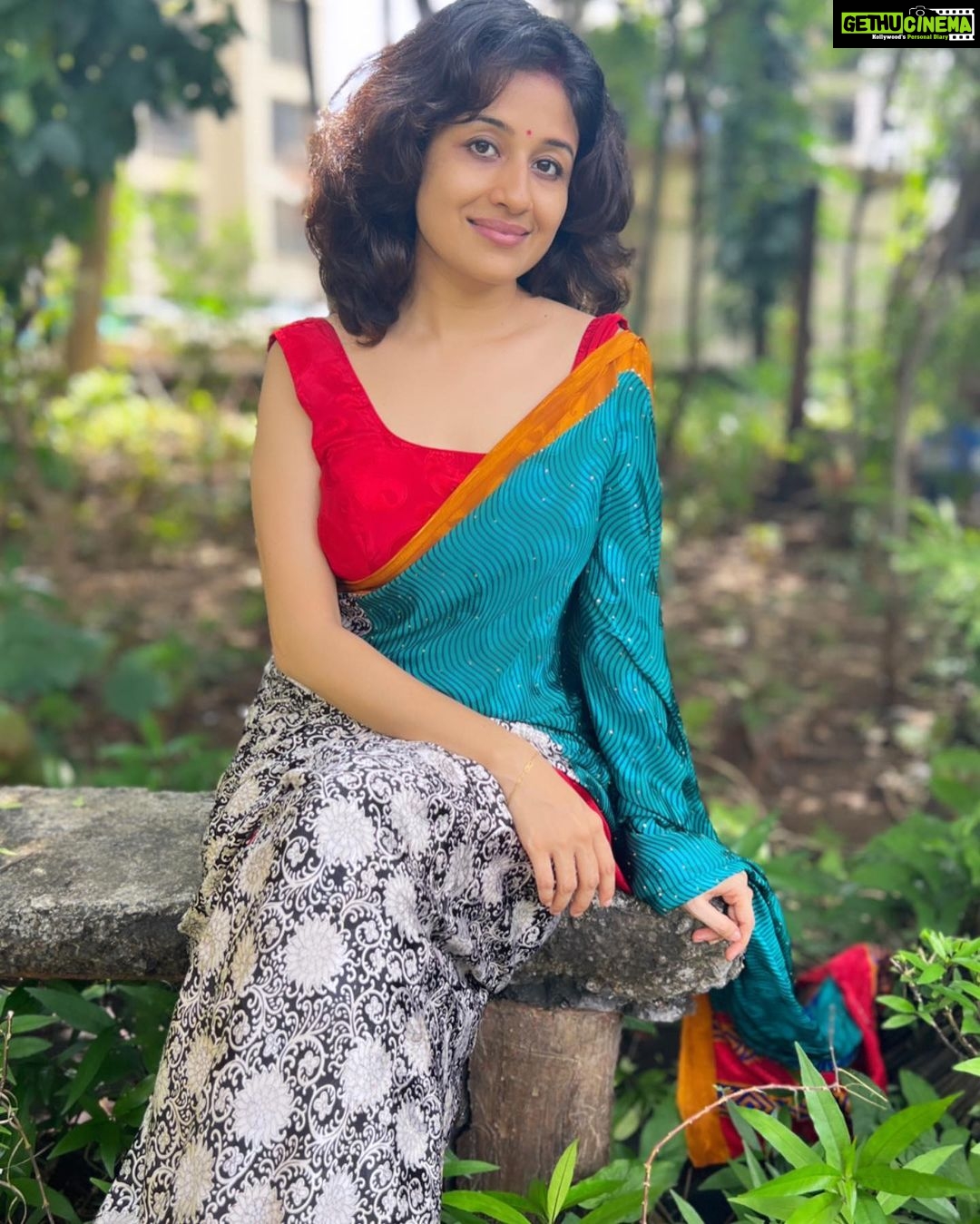 Paridhi Sharma Instagram - मैं लाख कह दूँ कि आकाश हूँ ज़मीं हूँ मैं मगर उसे तो ख़बर है कि कुछ नहीं हूँ मैं.. राहत इंदौरी #life #thoughts #poems #truth