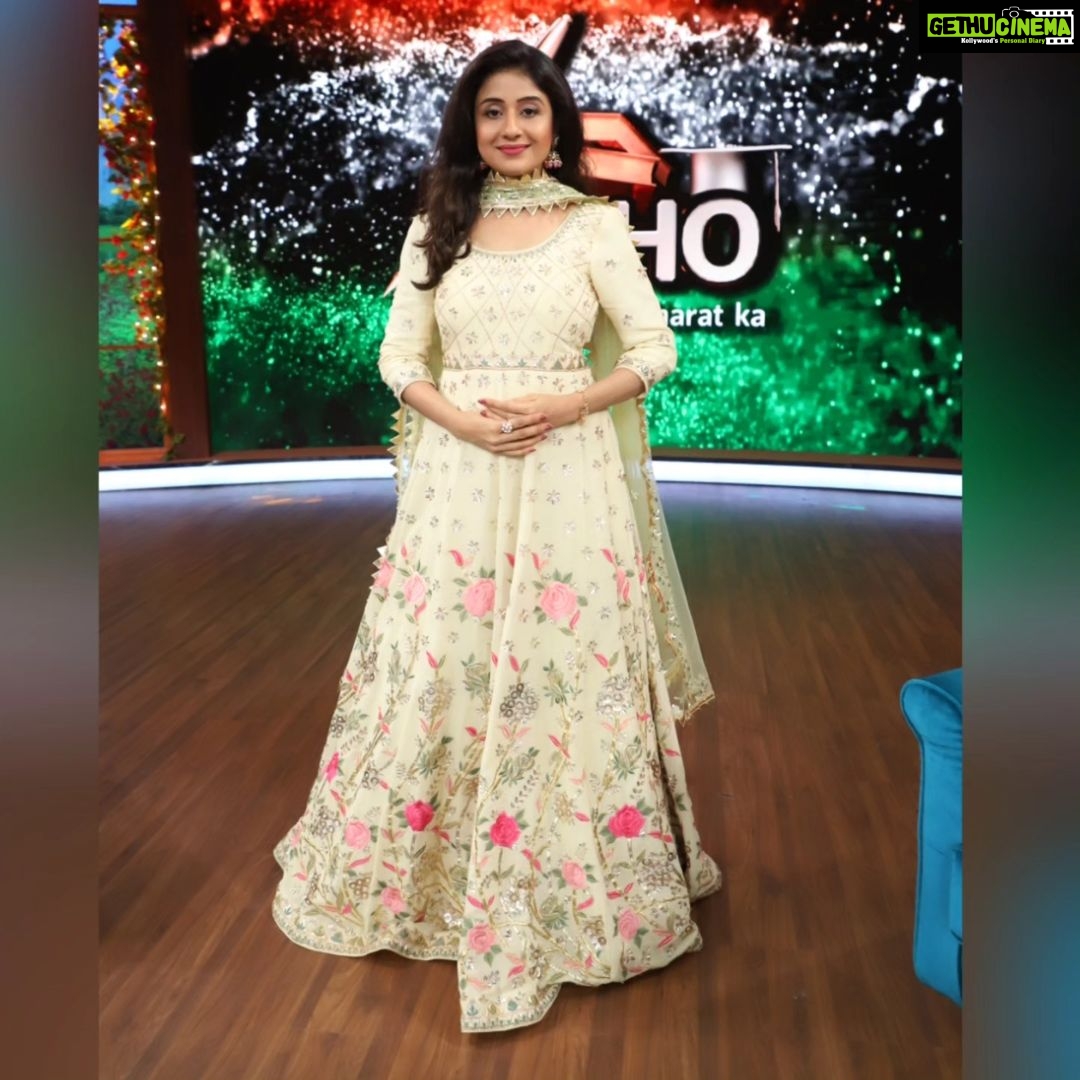 Paridhi Sharma Instagram - "Wings of freedom, protectors of the sky. 🇺🇸✈️ #IAF" . . Watch the Indian Air Force Episode on 8th October at 8.00 pm only on DD National @ddnational . . #indianairforce #IAF #airwarriors #guardiansofthesky #rafale #aeroindia #indiandefence #airforceday #thunderbolts #IAFStrength #indiandefenceforces #flyinghigh #IAFJets #skyguardians #airforceproud #IAFHeroes #touchtheskywithglory #IAFSalutes . . Credits: Aniruddh's Wardrobe - Stylist - @stylebyriyajn Assisted by - @salonitandel_ Outfit - @_mr.tux @karanmalhotra3115 Co-ordinated by - @sixsigmanetworks Paridhi's Wardrobe - Stylist - @stylebyriyajn Assisted by - @salonitandel_ Outfit - @arhaworld Jewellery - @shagnaofficial @mediatribein Co-ordinated by - @sixsigmanetworks SJ Studios