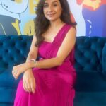 Paridhi Sharma Instagram - The Pink Glow🌸 #actress #pink #pressconference #Siikho #media #shine #smile #actorslife Dress designer @mayatrijaiswar @mayatrijaiswar16.mj Make Up Artist @makeup_artist_dimple_tendulkar