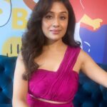 Paridhi Sharma Instagram - The Pink Glow🌸 #actress #pink #pressconference #Siikho #media #shine #smile #actorslife Dress designer @mayatrijaiswar @mayatrijaiswar16.mj Make Up Artist @makeup_artist_dimple_tendulkar