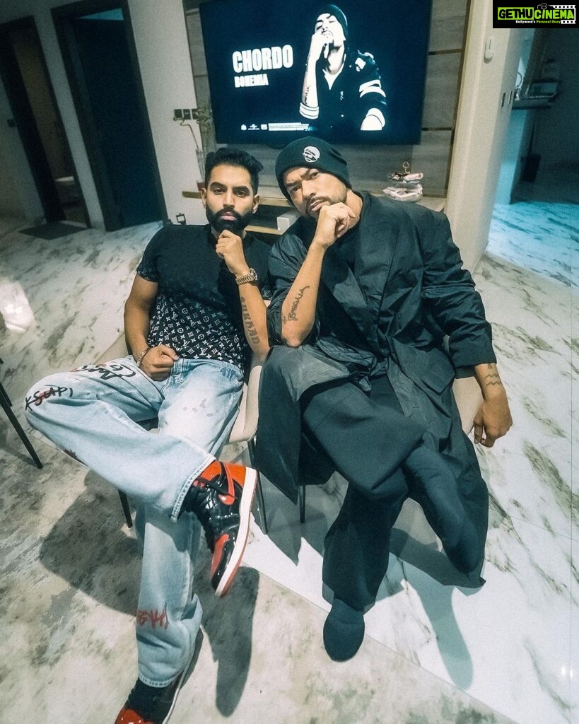 Parmish Verma Instagram - Told you there’s HEAT this Winter - from jumping into the VIP section without a Ticket in 2010 to Sharing my love and story with him last night was a Movie itself. This is where it all began. He’s inspired a whole Generation including an 18 year old international student who moved to Australia with nothing but still had PESA- NASHA - PYAR WORKING WITH THE OG - It took 13 Years - God had a Bigger Plan. Good things take Time, Great Things take a little Longer. Thank you @iambohemia Bhaji for the Love and Blessings last night, it was a bliss, Still so much to Learn from you 🙏🏻 Love ♾ Respect ❤