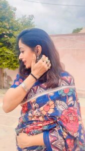 Parul Chauhan Instagram - Finally I decided to cut my hair short ,it was little difficult for me but I wanted to change my look and finally I did it …m so so happy 😘😘😘😘❤️❤️❤️❤️❤️and u knw what? who helped me ????of course my chirag !!!!Thnk u ❤️❤️🤗 📸 @thechiragt Ring @sehariofficial.in ❤️❤️❤️❤️❤️